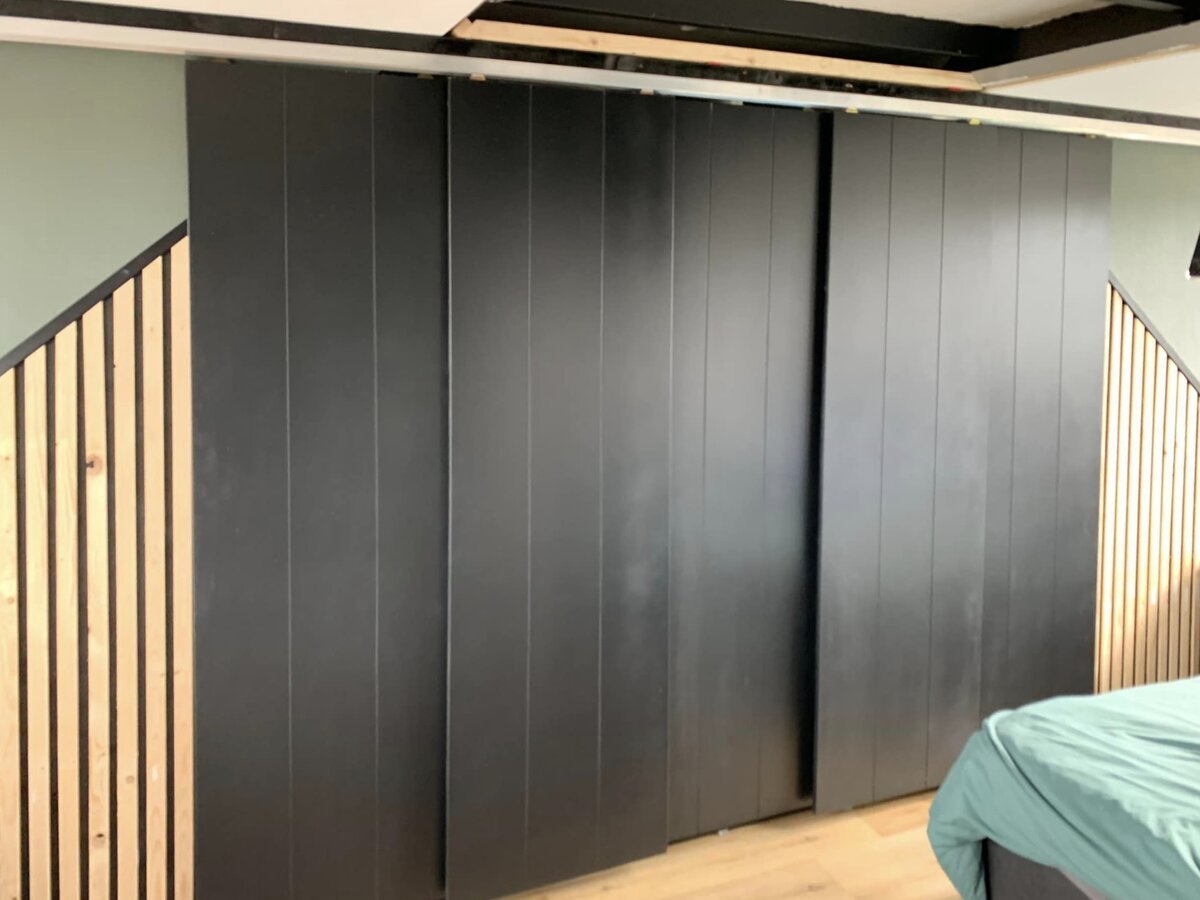 Maatwerk inbouwkast op zolder